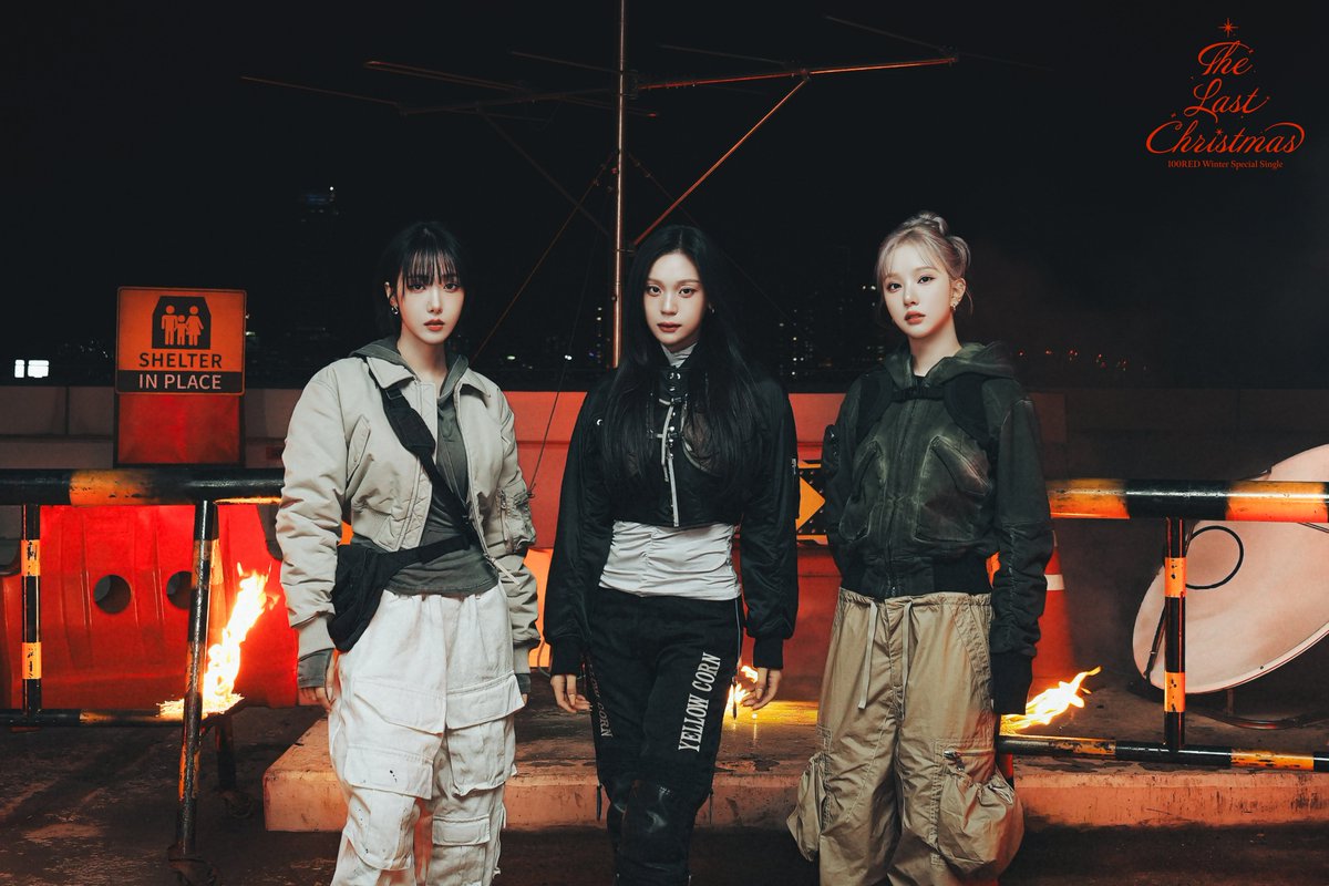 100RED Winter Special Single
'The Last Christmas'

Photo Teaser

2024. 12. 10. 6PM (KST)

#VIVIZ #비비지
#EUNHA #은하
#SINB #신비
#UMJI #엄지
#The_Last_Christmas
#OneHundredLabel #100RED