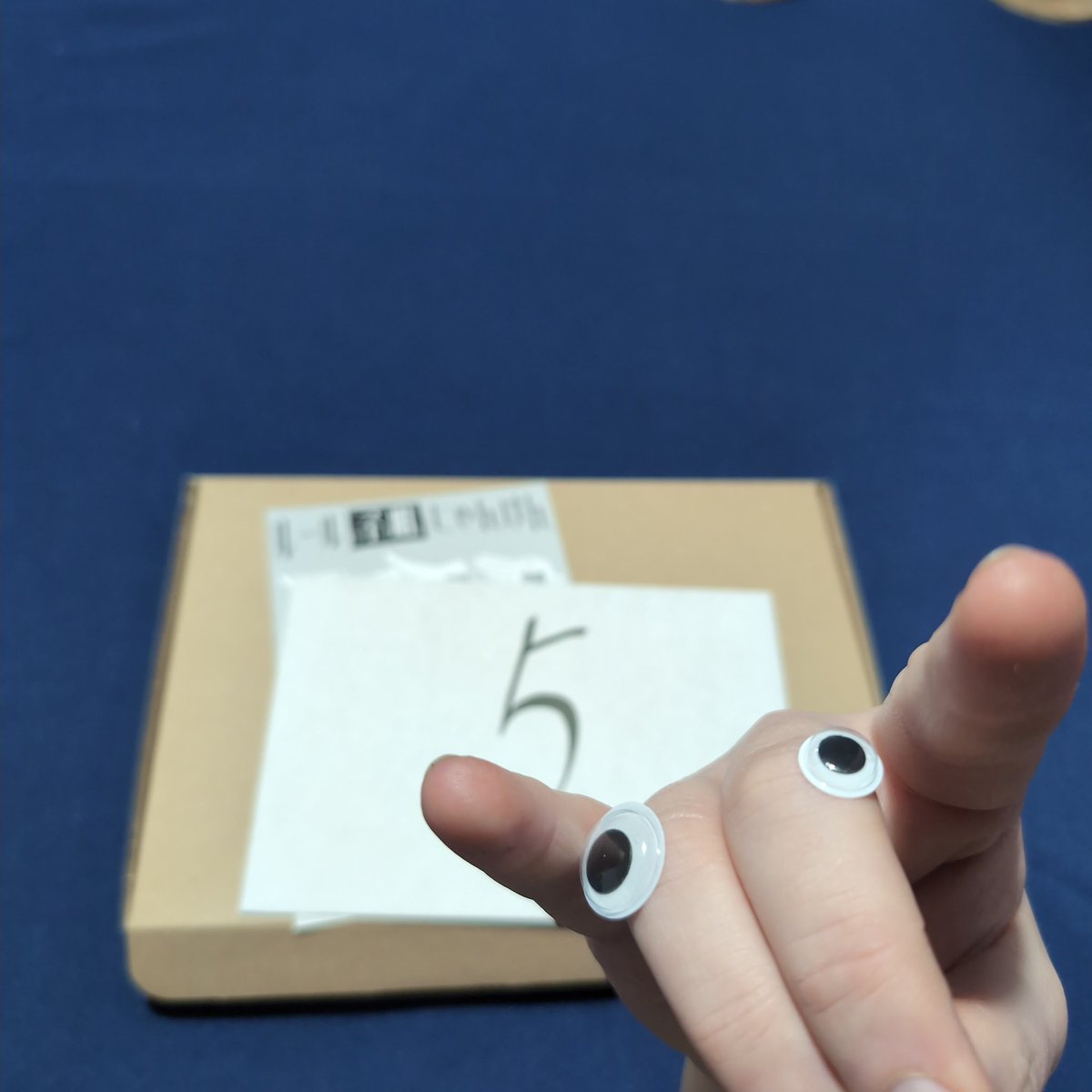 今日のアドベントカレンダーゲーム 「アドベントカレンダーゲーム謎のジャンケン。

#ボドベントカレンダー