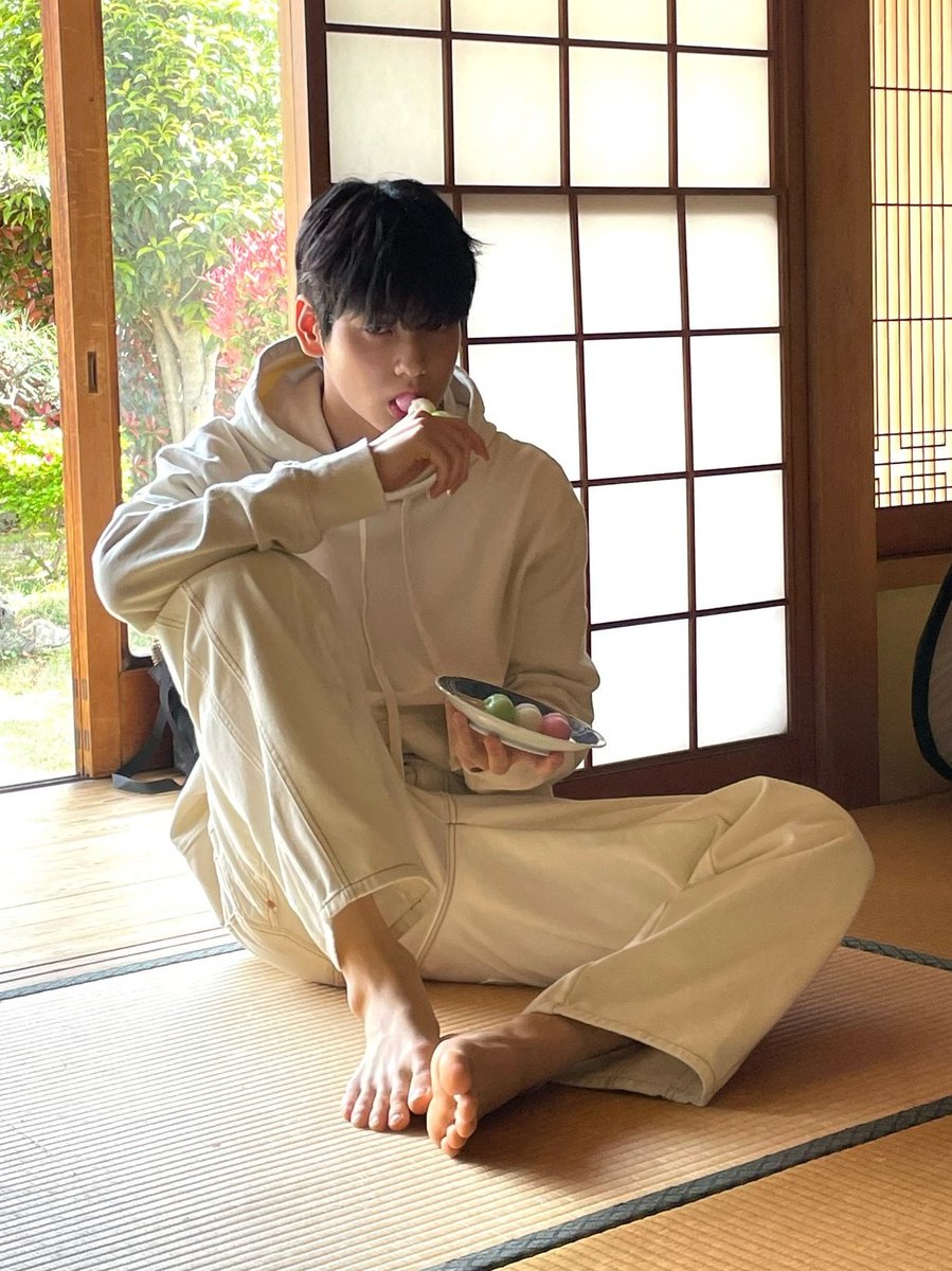 hourlyeonbin's tweet photo. posted by 🦊                      posted by 🐰 https://t.co/DPDjlLU6nh
