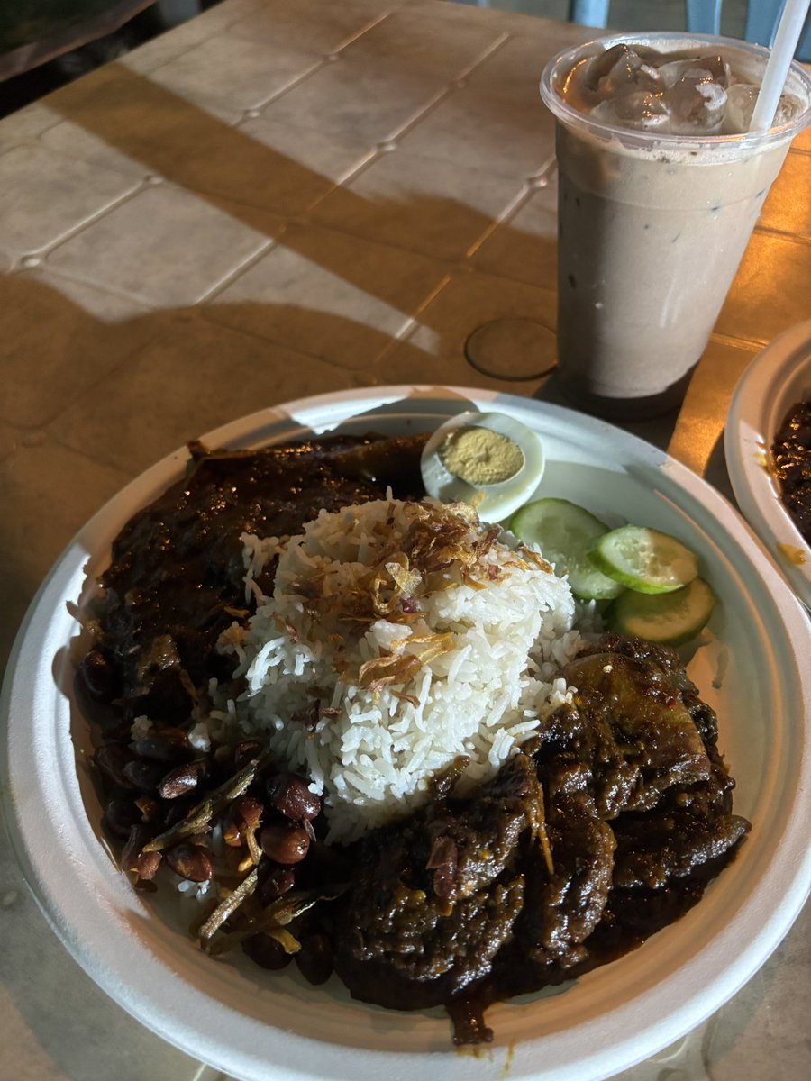 abeleung's tweet image. 澳洲啲馬來人搞路邊攤經濟
#凍美祿 #sambal #rendang