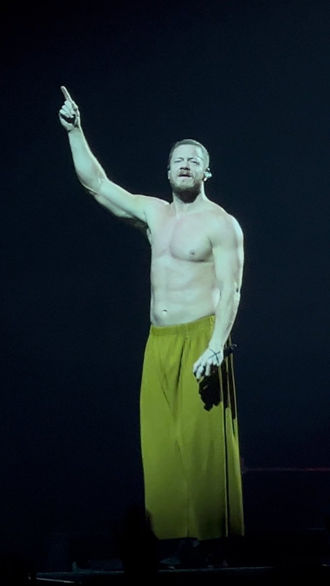 shihopalvin's tweet photo. 素敵なご縁で行けた
イマジンドラゴンズが最高でした🥺
Danかっこよすぎた。。

#ImagineDragons https://t.co/bPvRy7MK3n