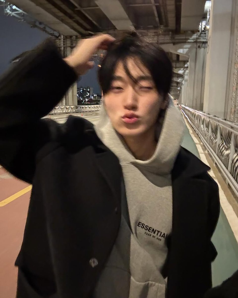 kpoppingcom's tweet photo. ATEEZ's San is candidly handsome in newly shared photos https://t.co/9QhoVcsE0y