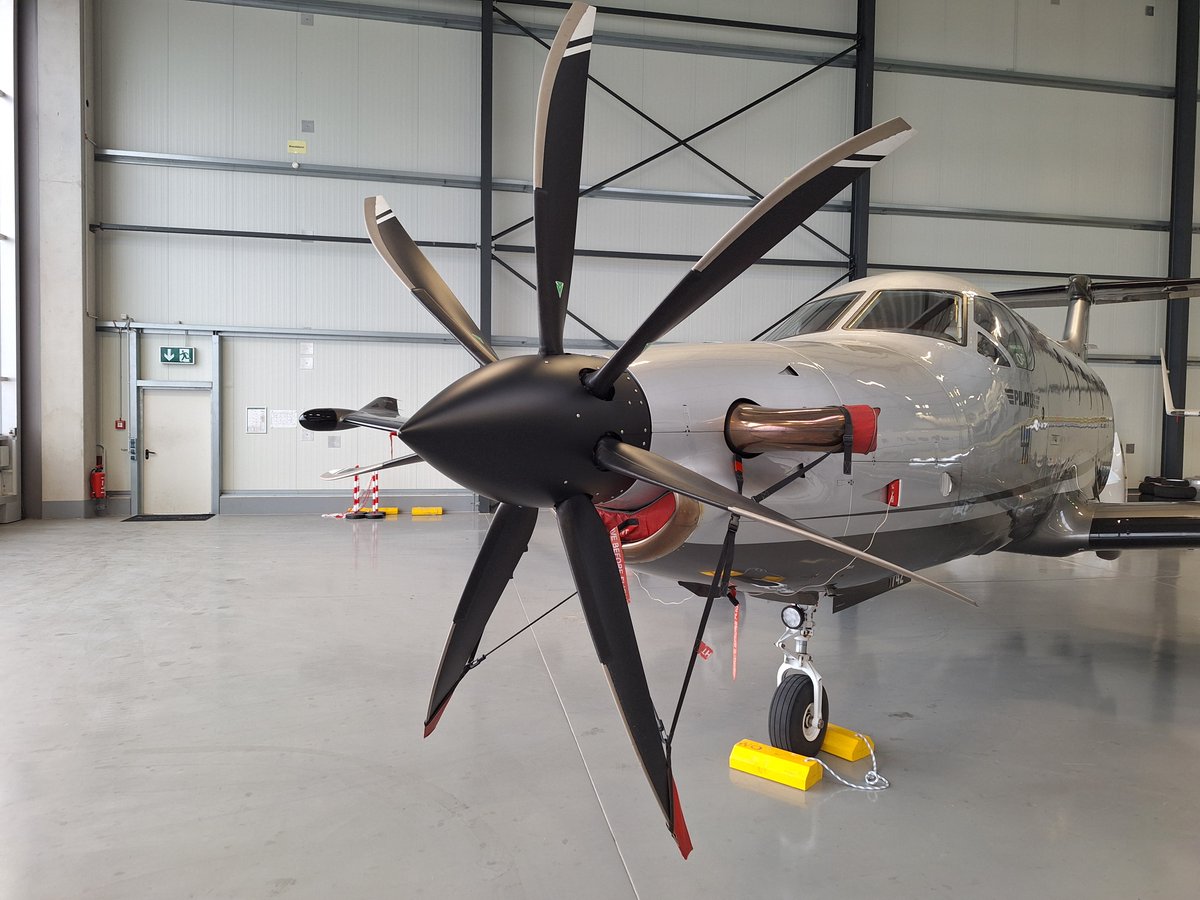 aviationheaven's tweet photo. Every time I pass by the mighty Pilatus PC12 with the 7 Blade MT Prop I get excited. It looks so cool!
It also reduce the takeoff runway lenght and is much more quieter than the 5 blade one. @Pilatus Business Aircraft Ltd #MTPropeller https://t.co/sRwidI0gXo