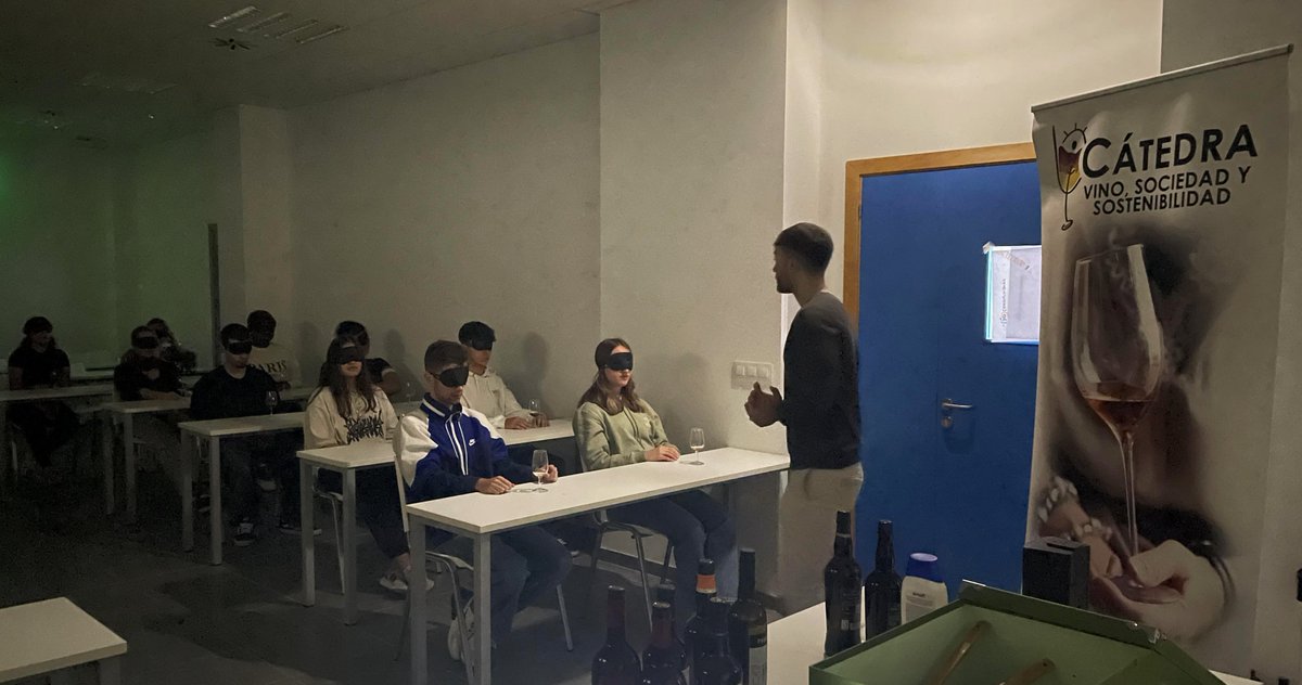 🙈🍷🍇Hemos disfrutado de unas increíbles catas de vinos a ciegas organizada por <a href="/Fcsc_Uca/">Facultad de Ciencias Sociales y Comunicación UCA</a>  y la Cátedra Vino, Sociedad y Sostenibilidad. Una experiencia sensorial única para redescubrir la riqueza de nuestros vinos. ¡Gracias a todos!