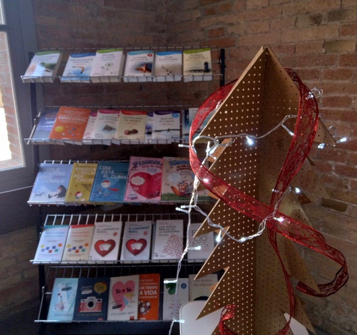 🎄Trobada i meditació de Nadal, a la Fundació Ecologia Emocional!

El 14 de desembre et convidem a fer a una trobada presencial a la Fundació Ecologia Emocional.

Et rebrem i et donarem la benvinguda amb una infusió nadalenca.

ℹ️ bit.ly/4fVOz7l