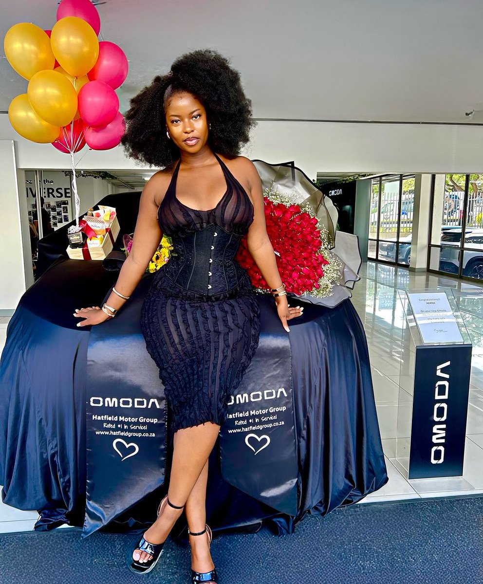 brieflyza's tweet photo. Singer Azana just revealed her brand-new ride, and itβs got us all buzzing! π
From stunning looks to smooth rides, this car is as sleek as her music career. π₯πΆ
Congratulations are in order!
#Azana #NewCar #CelebrityStyle #MusicAndMotors #FreshVibes https://t.co/V8izUqtLOn