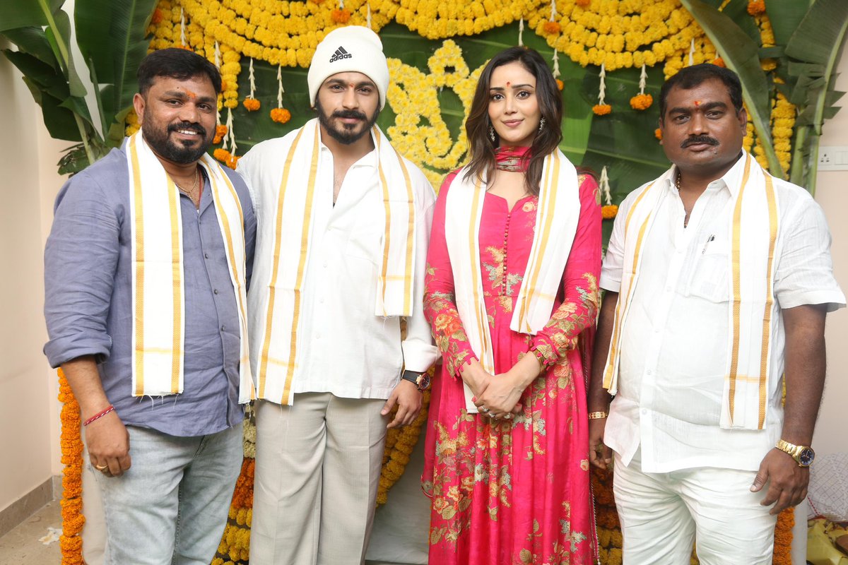 Movieupdates69's tweet photo. “A Romantic Cult Love Story”
⭐ing : @deepaksarojhere #Deepshikha #Anaira
Directed by #HarishGadhagani
Produced by #TanniruHariBabu
Music by @anuprubens
DOP: #SureshRagutu
Editor: #VaraPrasad
@baraju_SuperHit @vrmadhu9
@yadhuvamsi92 @PradeepMaddali
@venuudugulafilm https://t.co/gMBn6ahiiX