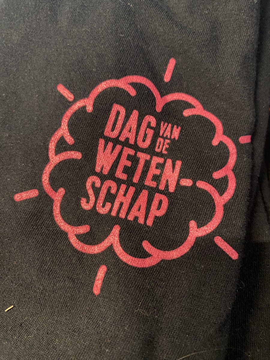 Op 24 november namen we deel aan de Dag van de Wetenschap 2024!  Een leerrijke dag vol experimenteren met stenen en metalen werktuigen en kennis maken met dierlijk en menselijk botmateriaal! We kijken uit naar de volgende editie! #dvdw2024 <a href="/ugentlw/">UGent LW</a>