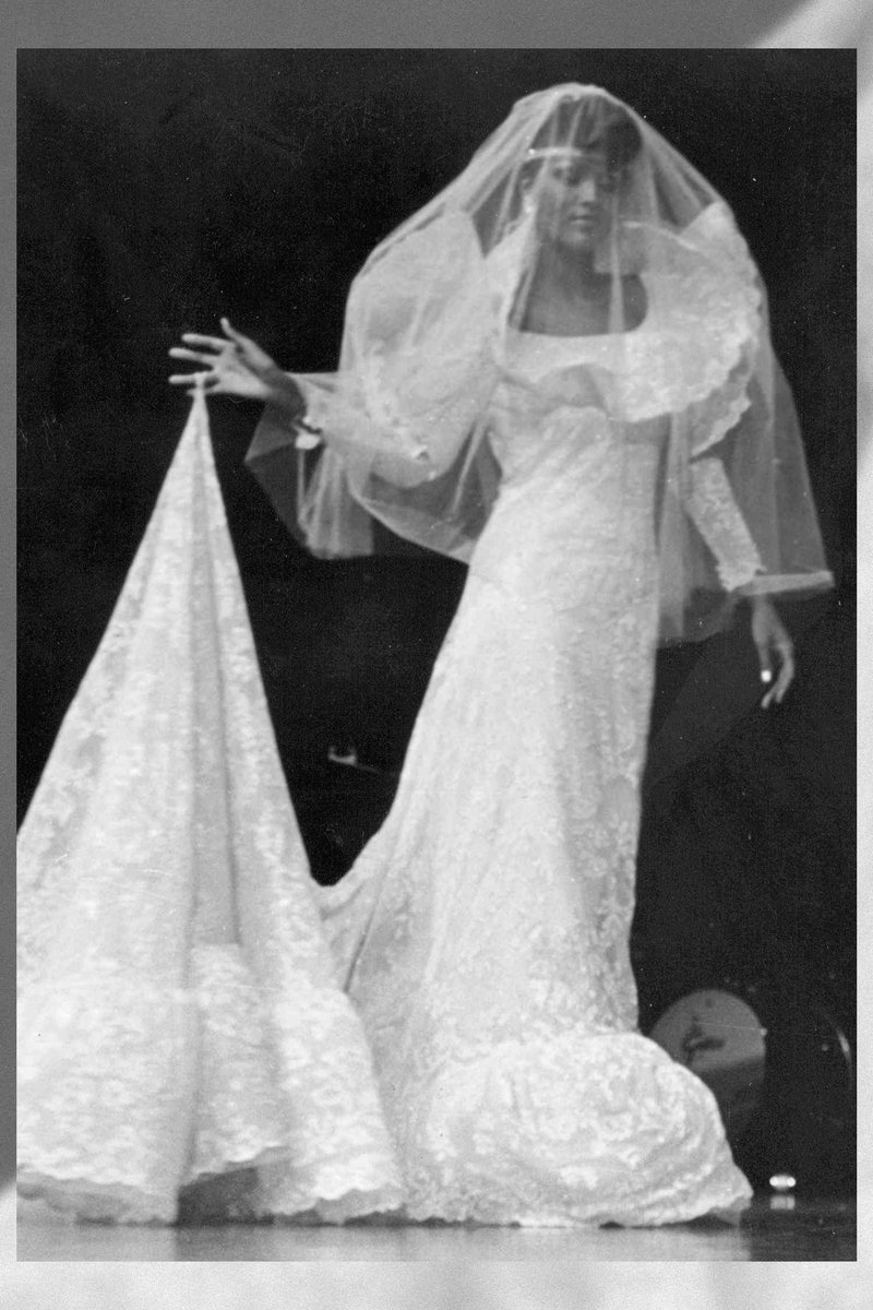 nameswitchUK's tweet photo. This is an absolutely fascinating read. How wedding expectations have changed in the past 90 years: https://t.co/4L2Cftjf1u https://t.co/jZ3nOLYoI9