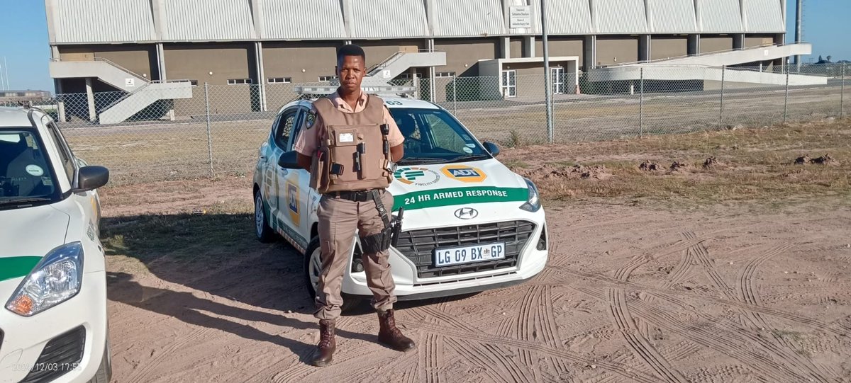 Fidelity_Secure's tweet image. Looking good, West Coast team! Our officers ensure their firearms are safe, checked and logged at every shift change to comply with regulations and community safety. 

#FidelityADT #WestCoast #ShiftChange #FidelityHeroes #securingyourasset #FidelityServicesGroup #WeAreFidelity