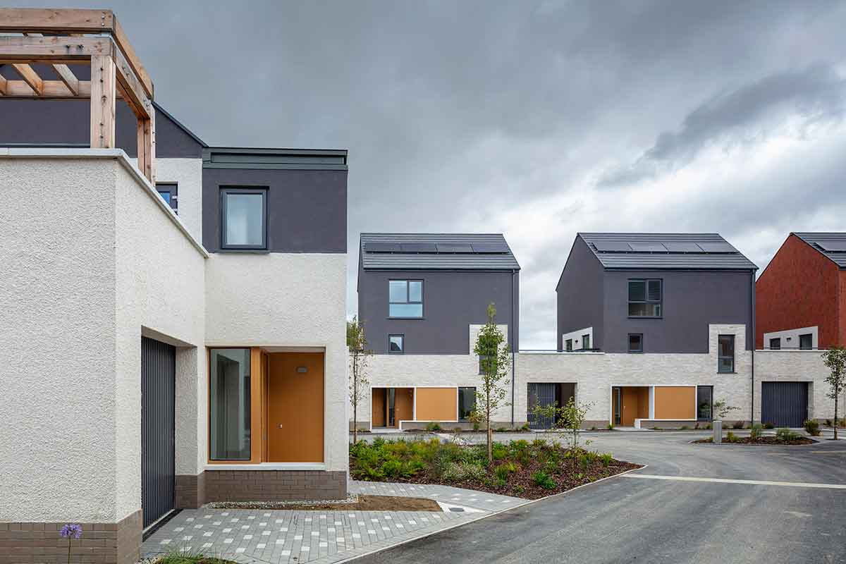 concretecentre's tweet photo. @proctormatthews has used #insulatedconcreteformwork to revive a traditional form of settlement at Wilkinson’s Brook in Dublin. Read more in #CQAutumn https://t.co/GpLEanVaTd https://t.co/7QDBieLN44