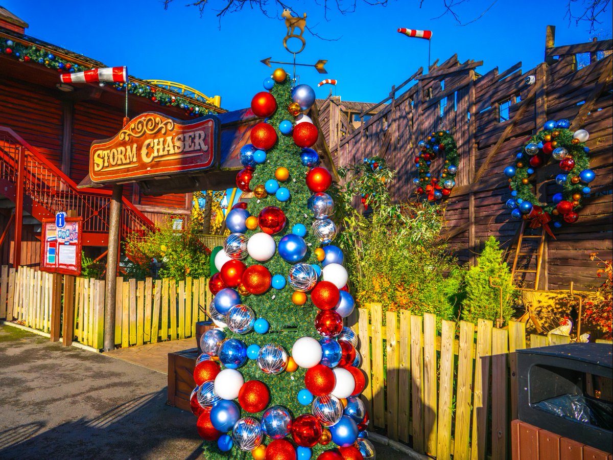 Paultons Theme Park tweet media