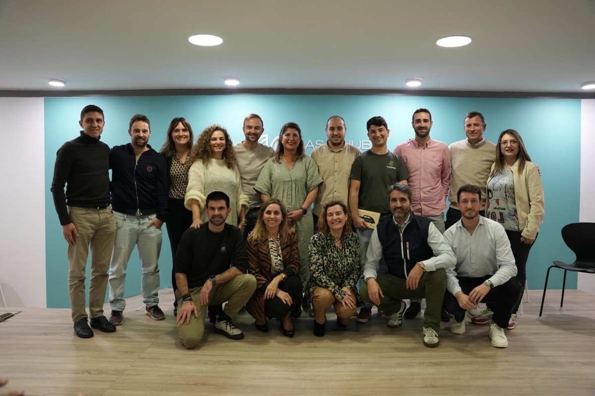 Wayra's tweet photo. 🏆 @TripStop , la app para encontrar espacios para autocaravanas donde pernoctar, ganadora de la VIII ed. de #VentureOnTheRoad Asturias (@BStartup, @seedrocket y #Wayra).
¡Felicidades también a las finalistas #Acupet, #Enfasys y #CodeEvolution24!
🌐https://t.co/zJJRyaFSZl https://t.co/CFUVNOL1GB