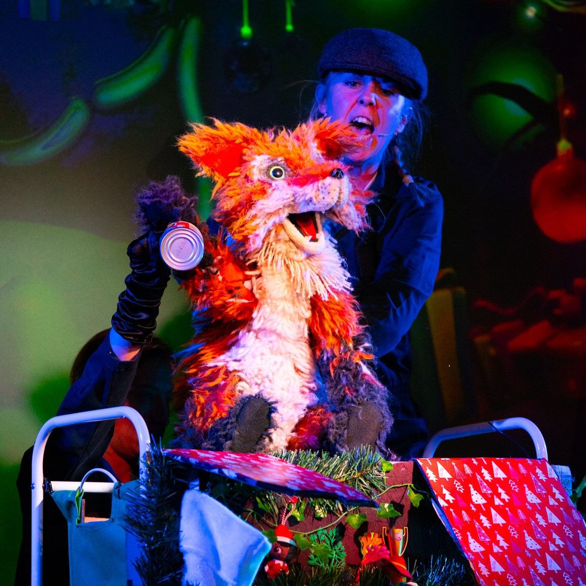 Royal_Shopper's tweet photo. Have you booked your tickets for Fearless Fox and the Christmas Star? 🦊⭐

Don't miss out on this amazing family show from The Assembly Hall, running in The Little Vic Theatre here at RVP - tickets available here: https://t.co/zt9o3fbxb0 https://t.co/2vvTKZImxv