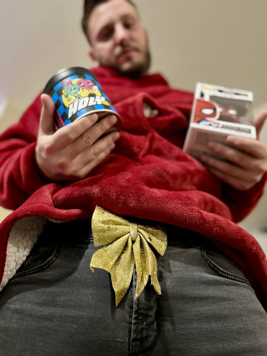 Dr_Why_Not's tweet photo. Ce mois ci sur ma chaîne Twitch, tout les 20 subs je fait gagner un cadeau de Noël à la communauté pendant un live Marbble le 22/12 🎁🎄🎅

Bombardez les abonnements et offrez un Noël inoubliable à la communauté

Pour participer au tirage au sort soyez présent sur Twitch le 22/12 https://t.co/IytDXF83XH