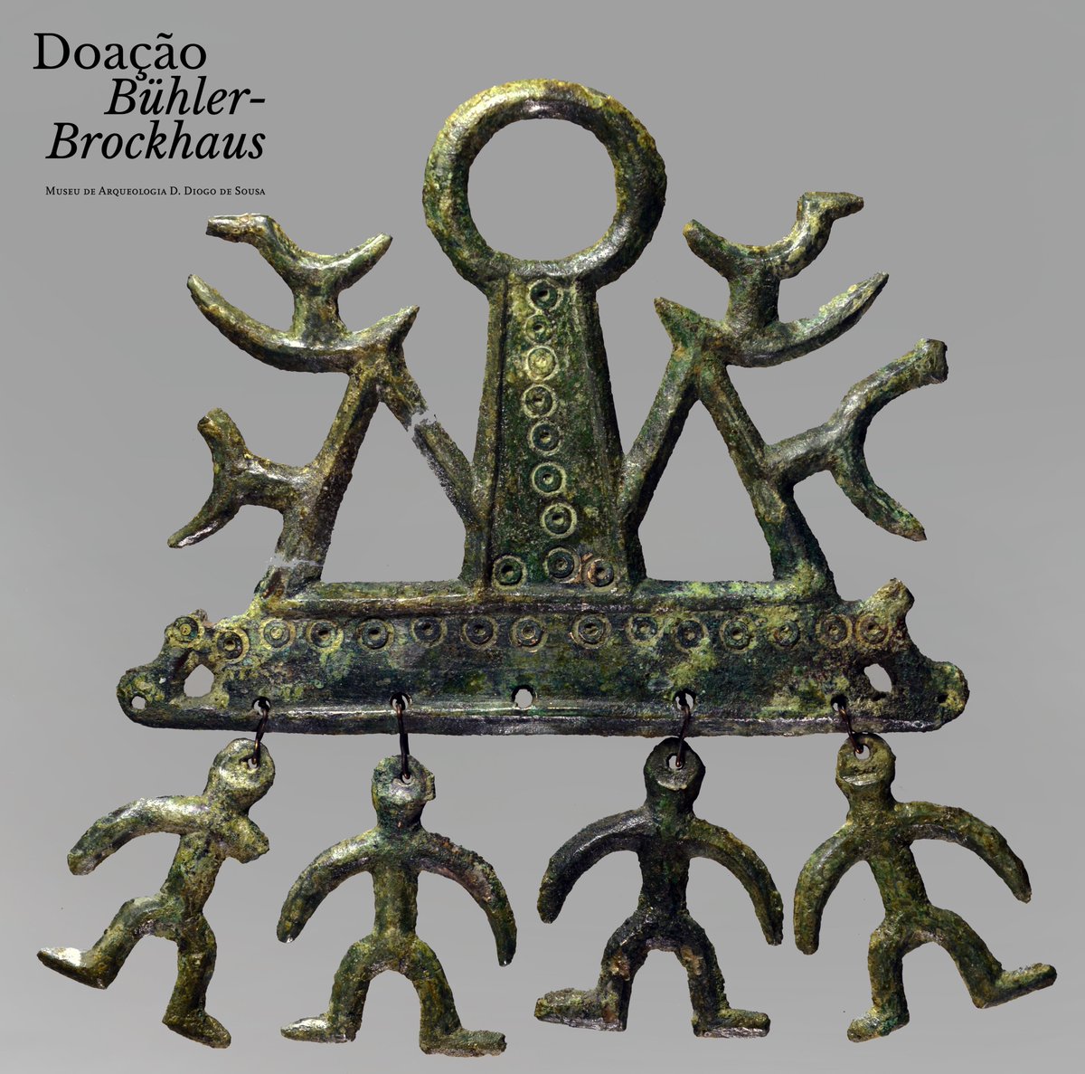 MuseuDDiogo's tweet photo. [Puzzle]

Em homenagem a Marion Brockhaus e Hans-Peter Bühler, o casal da Doação Bühler-Brockhaus ao Museu, que receberam ontem, dia 5 de dezembro, a Medalha Municipal Grau Ouro da Cidade pela Câmara Municipal de Braga, partilhamos um desafio para o fim de semana. 

#MADDS https://t.co/VW1Yz9DEww