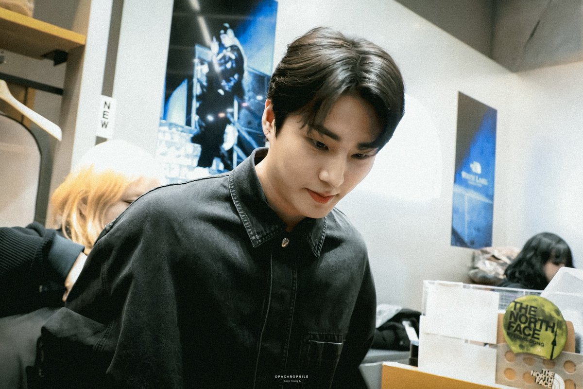 O P A C A R O P H I L E tweet media