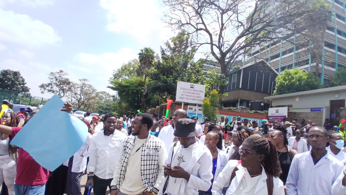 Kivutss's tweet photo. These are the meek hardworking students you studied with,they went to medical school for 5-7 years, their internship that would determine licensure was delayed by two years, they were finally posted and have now yet to be paid for four months...ni haki kweli ?
#PayMedicalInterns https://t.co/YiS0yjDBbW