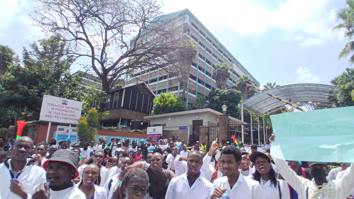 Kivutss's tweet photo. These are the meek hardworking students you studied with,they went to medical school for 5-7 years, their internship that would determine licensure was delayed by two years, they were finally posted and have now yet to be paid for four months...ni haki kweli ?
#PayMedicalInterns https://t.co/YiS0yjDBbW