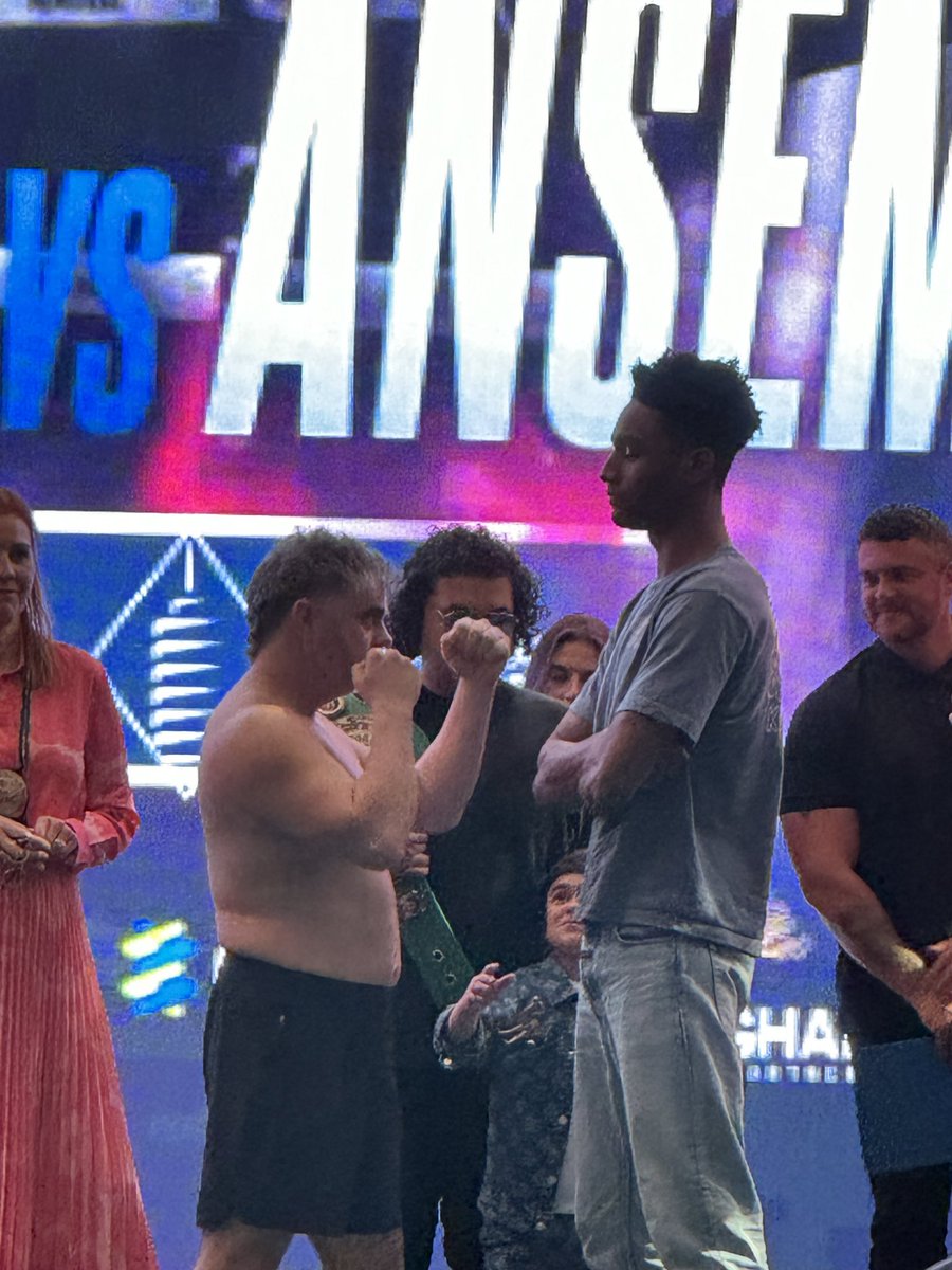 RookieXBT's tweet photo. caption this 

@CryptoFightWeek https://t.co/yMAAcrcHL7