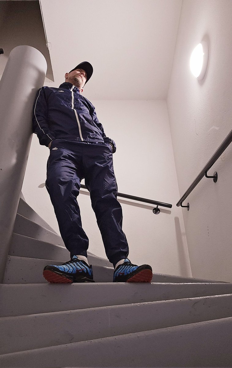 idfpaolo95's tweet photo. Une bonne journรฉe les gars ๐๐๐ผ
Au top TN "LA REQUIN" ๐๐ป๐ฆ๐ฅ๐๐ค #Sneakers #tnrequin #Mode #Style #Nike #Nike2024 #niketn #tn #tn2024 #tnkiffeur #tnkiff #nikegay #nikegayfetis
#kiffeur #kiffeurTN #gaykiffeur
#Francekiffeur #ParisKiffeur https://t.co/C6OGl1xNzm