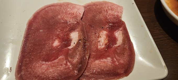 今日は月一のワンカルビ!
こっちが氷ってカリカリの塩タン 