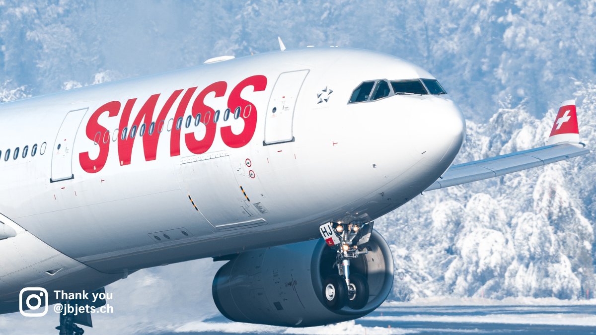 FlySWISS's tweet photo. Let it snow, let it snow, let it snow… ❄🎶 Experience the magic of a white winter wonderland with our aircraft in the spotlight. ✨✈
Share your pictures with #flyswiss for the chance to get featured.
#repostsoftheweek #reposts https://t.co/bSgioWV1aV