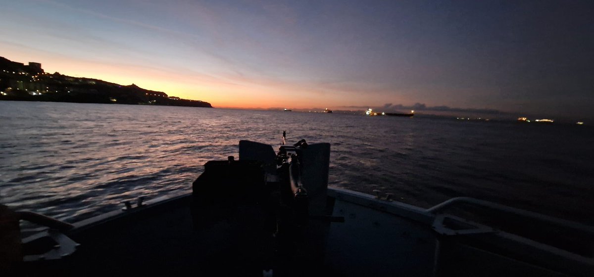 Good morning from HMS CUTLASS at sea in British #Gibraltar Territorial Waters this morning.🇬🇧🇬🇮 <a href="/RNGibSqn/">Royal Navy Gibraltar Squadron</a> operates 365 days a year and some days are spoilt with views like this. 🌅🌊🌅 <a href="/MODGibraltar/">MOD Gibraltar</a> <a href="/RoyalNavy/">Royal Navy</a> @UKStratCom