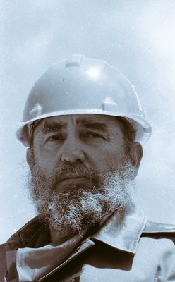 CubaCubacons's tweet photo. Y como no felicitar este 5 de diciembre al constructor mayor de nuestra obra de mejoramiento humano, el Comandante en Jefe de la Revolución Cubana. 
#DesdeLosCimientosConstruimos #RevolucionEsConstruir #ConstruyendoElFuturo https://t.co/0e2Pm715sK