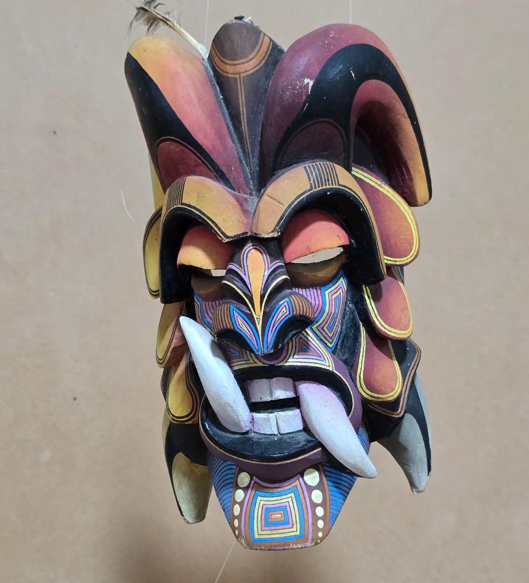 A mask representing the "Juego de los Diablitos," the key cultural festival of the Brunca people from Costa Rica's South Pacific, was featured in the 2024 Panorama Editions exhibition at Purana Qila, one of India's oldest forts.

facebook.com/share/p/1WnNou…