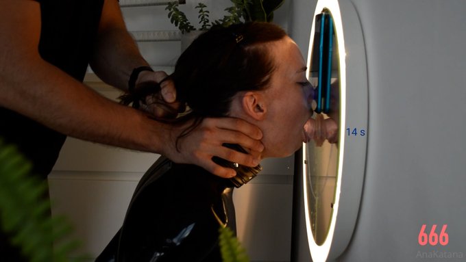 1 pic. Throat training fun! https://t.co/ZRI89NuBQv