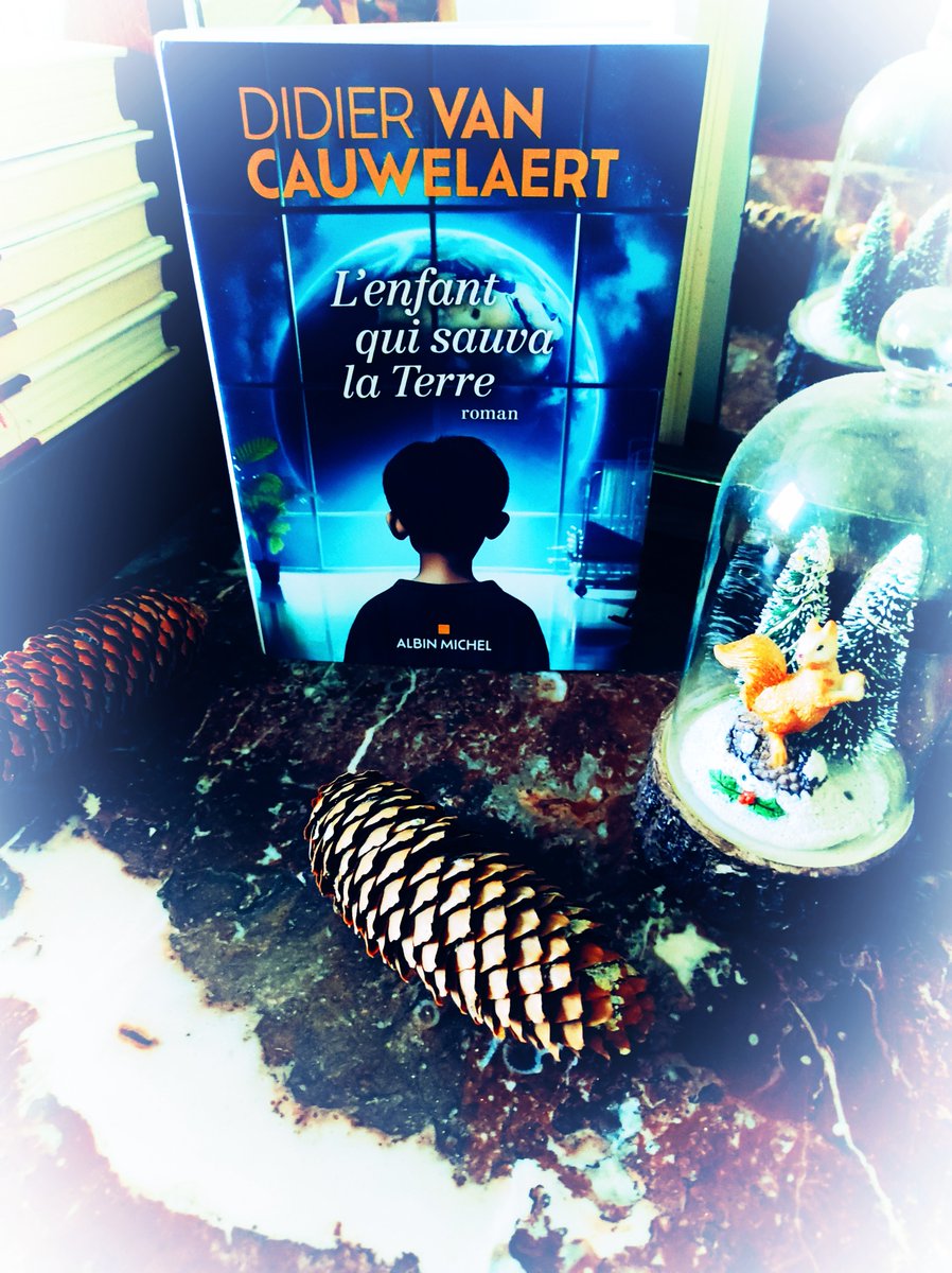 Squirelito's tweet photo. 🌰Noisette d'espérance
📘L'enfant qui sauva la Terre
✍️Didier Van Cauwelaert
🖨️@AlbinMichel
Un roman très court mais qui incarne parfaitement l’esprit du romancier : humain, positif et solaire.
🐿️https://t.co/sG3Kr7CMZ6 https://t.co/xKLO9zC4GW