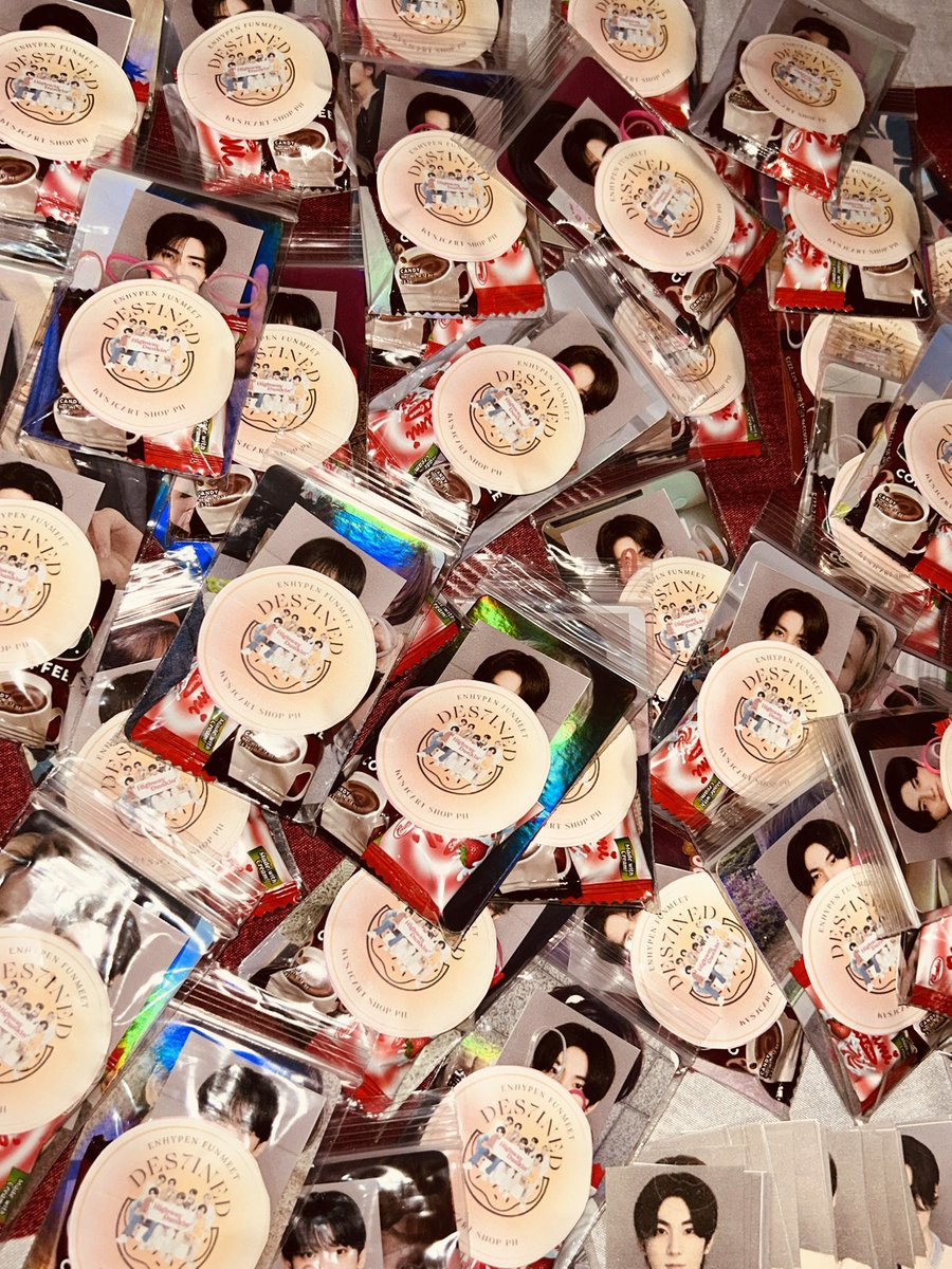 SeoulscapeC's tweet photo. ENHYPEN X DUNKIN FUNMEET FREEBIE ♡ 

 - like &amp; rt !!
 - 1:1 ratio (lim qty)
 - random / official pc, candies, &amp; stickers
 - exact time &amp; loc: TBA
 - dec 06

see u there !! ☁️
#ENHYPEN #DES7INED_ENHYPEN_with_DUNKINPH https://t.co/jHD0YgjFzv