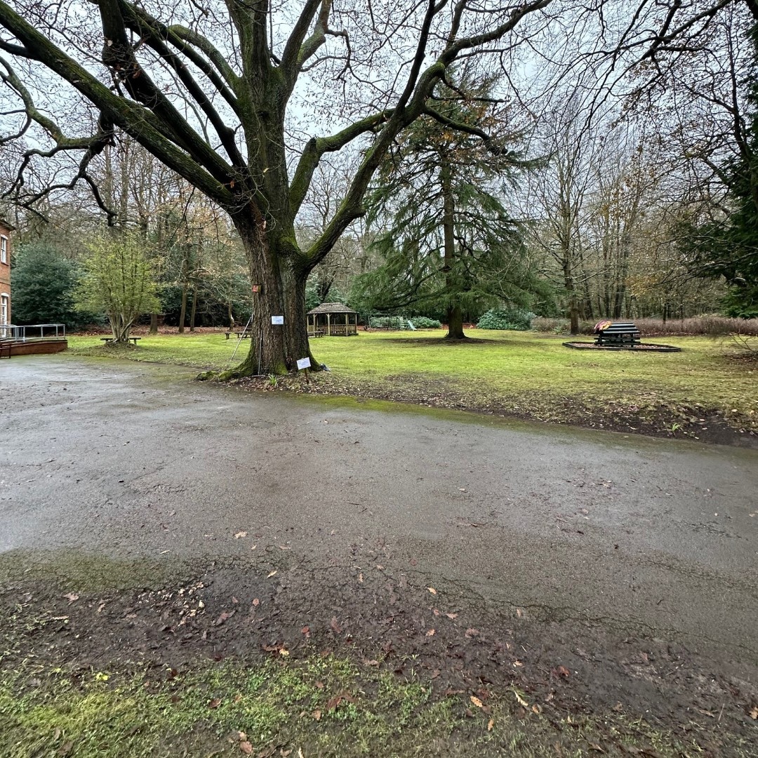 A few of the HC team were at Frimhurst Family House today with <a href="/CMPProject1/">CMPP</a> helping to clear 'a lot of leaves' and giving the grounds a festive refresh. #frimley #community #charity