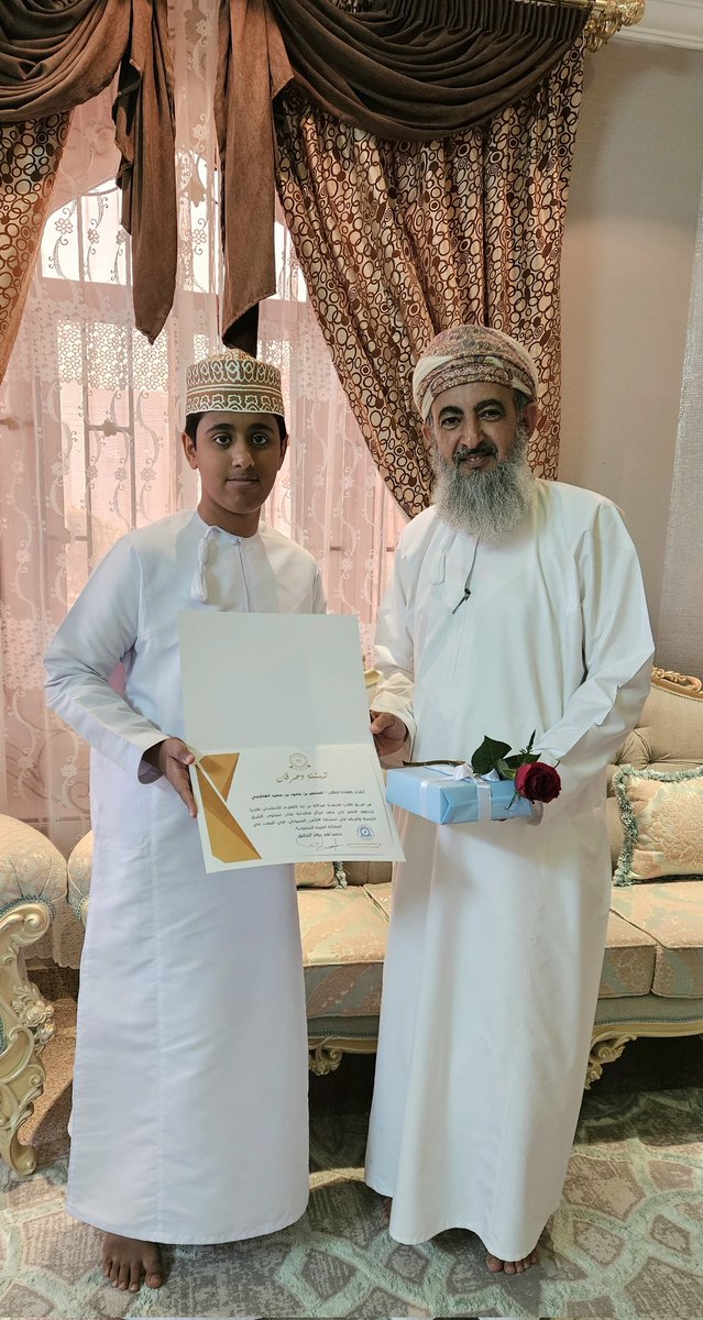 abdallahharthi1's tweet photo. سعدت اليوم بتكريم فريق طلاب مدرسة عبدالله بن زيد للتعليم الأساسي تقديراً لإنجازهم المميز في حصد مراكز متقدمة على مستوى الشرق الأوسط وأفريقيا في مسابقة الأمن السيبراني⁩، التي أقيمت في المملكة العربية #السعودية متمنيا لهم دوام التوفيق والتميز 
👇تابع https://t.co/bOkGN7E8Wz
