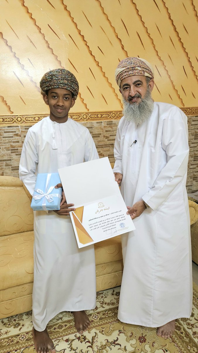 abdallahharthi1's tweet photo. سعدت اليوم بتكريم فريق طلاب مدرسة عبدالله بن زيد للتعليم الأساسي تقديراً لإنجازهم المميز في حصد مراكز متقدمة على مستوى الشرق الأوسط وأفريقيا في مسابقة الأمن السيبراني⁩، التي أقيمت في المملكة العربية #السعودية متمنيا لهم دوام التوفيق والتميز 
👇تابع https://t.co/bOkGN7E8Wz