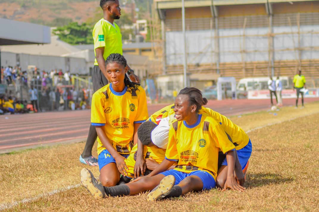 OsunInterCGames's tweet photo. 🏆 UNIOSUN TIGRESS WINs GOLD IN FOOTBALL 🏅

The girls from Osun State University are in jubilation after the final whistle! 🎉

Aminat Abiola scores a brace in their 2-0 victory over Federal Polytechnic Ede! ⚽💪

#OsunInterCollegiateGames24 #AceSports https://t.co/05bV0dq9hs
