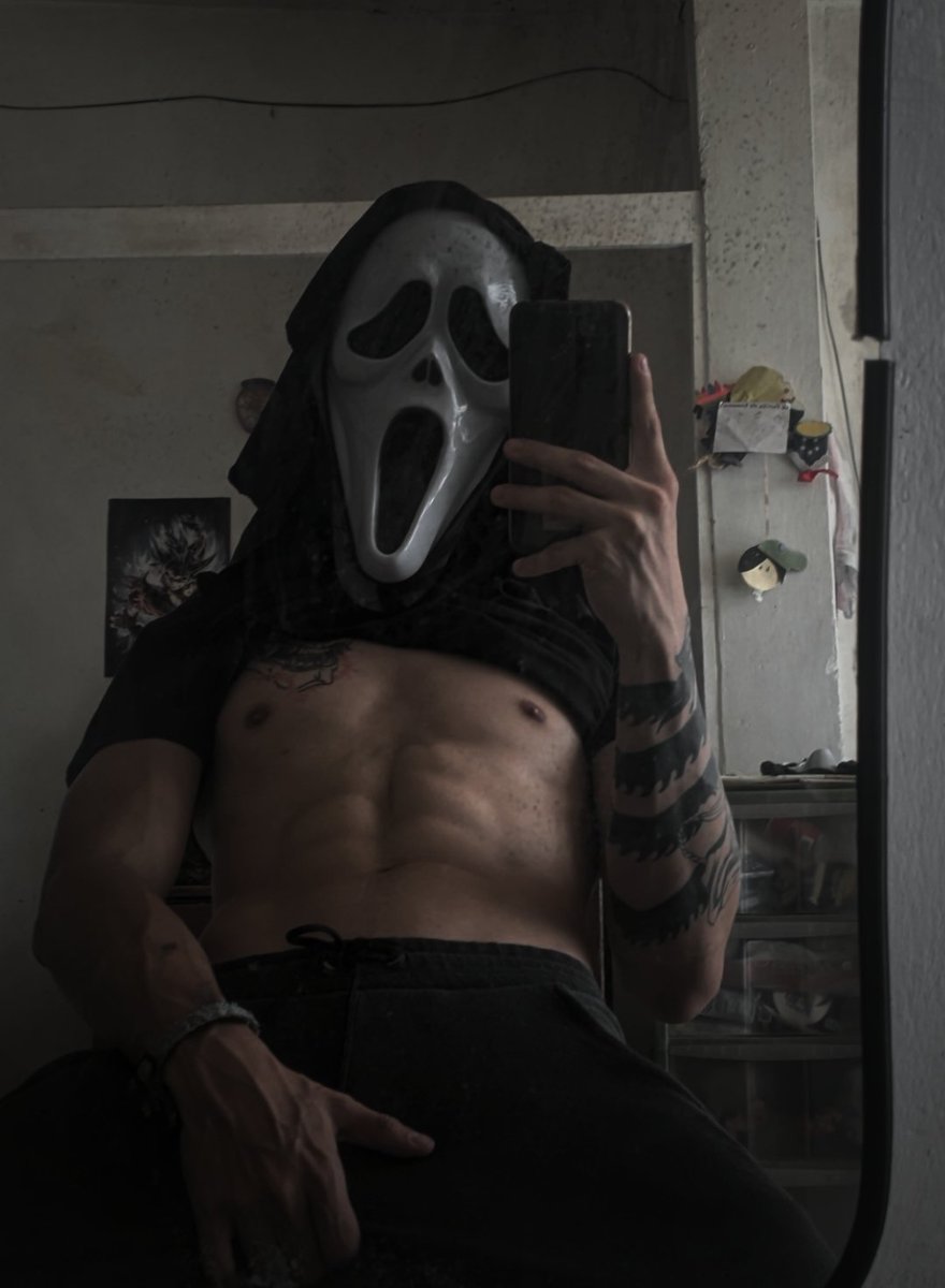 PlayboiAzazel's tweet photo. Dm? 
#onlyfans #contenido #dm https://t.co/GK7Du117kI
