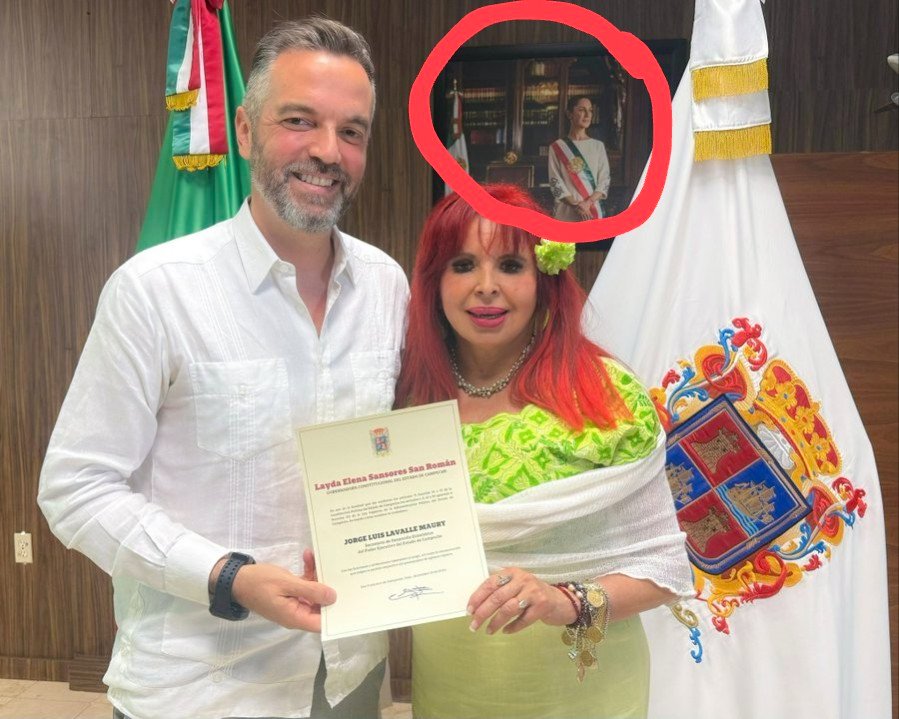 SocialDmocrata_'s tweet photo. El caso Odebrecht presente en el gobierno de @LaydaSansores , la cínica se atreve a poner la foto de la presidenta Sheinbaum en la presentación del delincuente, ¿Se siente cómoda la élite de la 4T con esta porquería de política? https://t.co/nZtoViyzrq