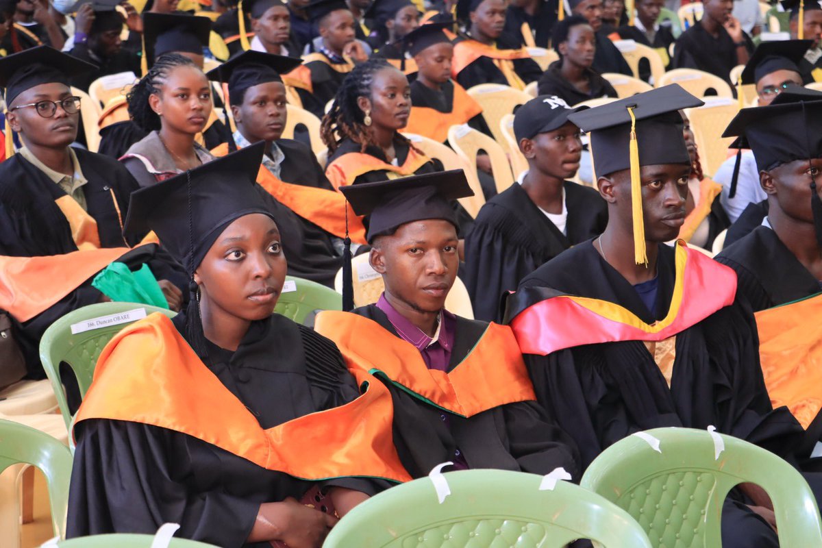 DeKUTkenya's tweet photo. "Go confidently in the direction of your dreams. Live the life you have imagined." – Henry David Thoreau

Your journey at DeKUT has moulded you into pioneers armed with talent and imagination. Now, it's your time to shine! 

#DeKUT17thGrad #Graduation https://t.co/cJSdhcy8cz