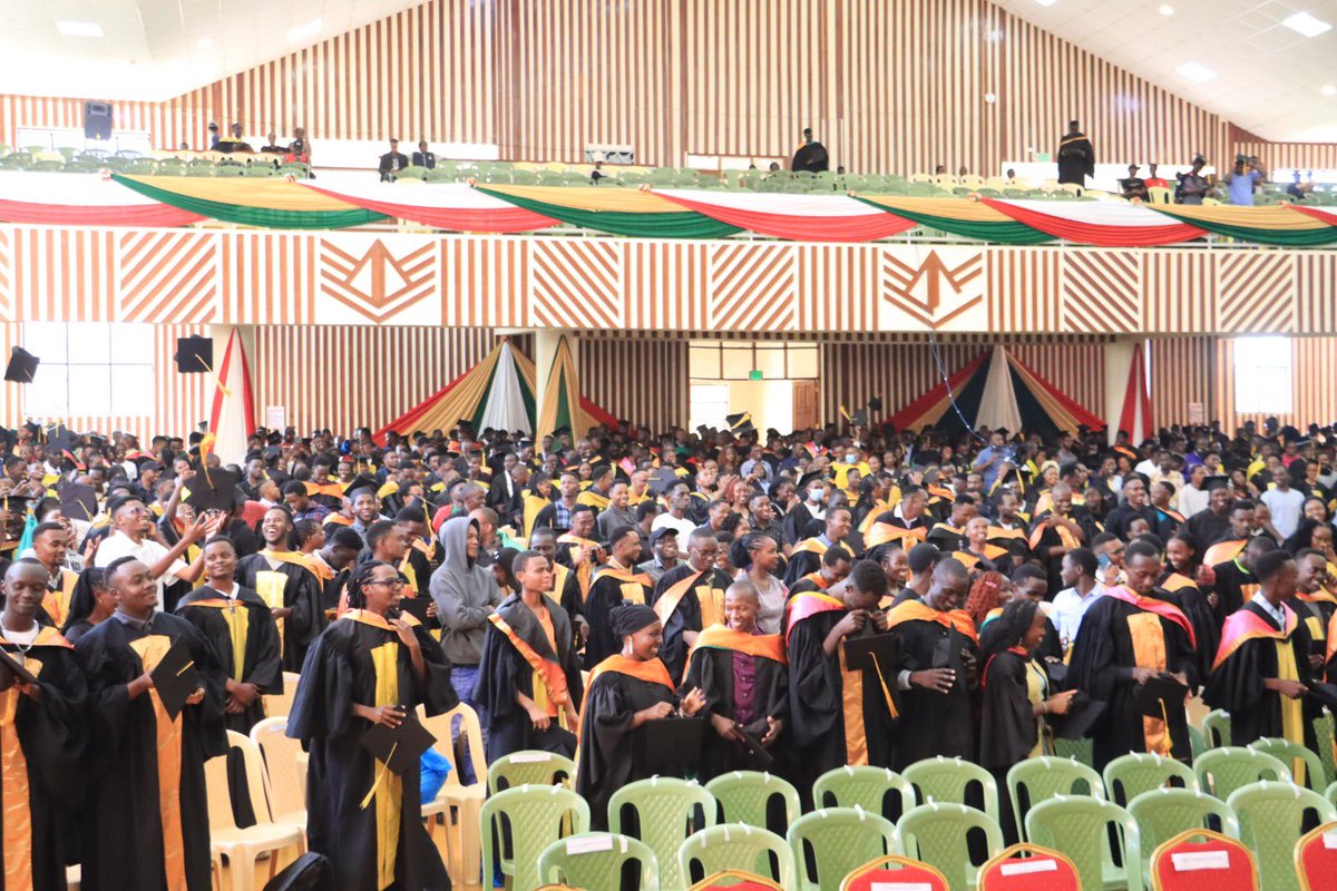 DeKUTkenya's tweet photo. "Go confidently in the direction of your dreams. Live the life you have imagined." – Henry David Thoreau

Your journey at DeKUT has moulded you into pioneers armed with talent and imagination. Now, it's your time to shine! 

#DeKUT17thGrad #Graduation https://t.co/cJSdhcy8cz