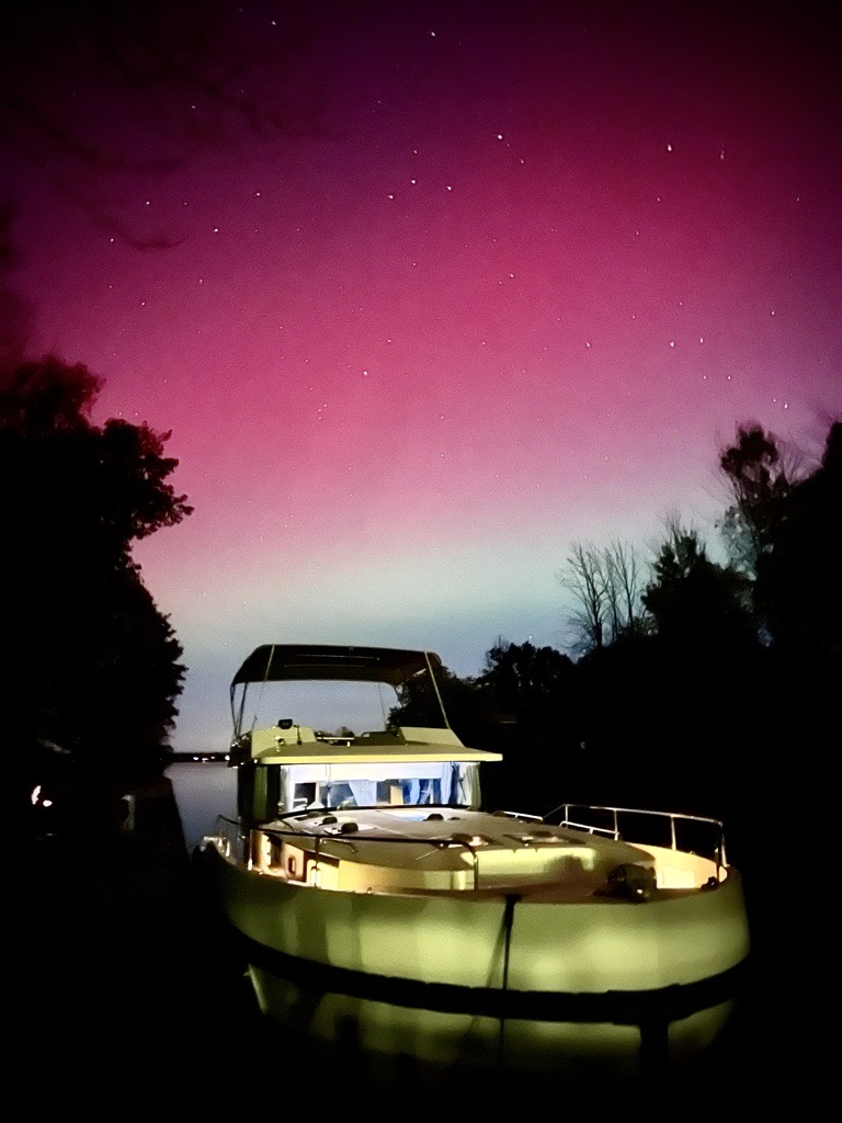 This #DestinationFriday features Beveridges Lockstation! Book your Canadian getaway and get 10% off on select dates. Don’t miss out on this unforgettable journey!

#RideauCanal #HouseboatAdventures #ExploreCanada #TravelDeals

📷Photo by Brenda Stewart Abrams