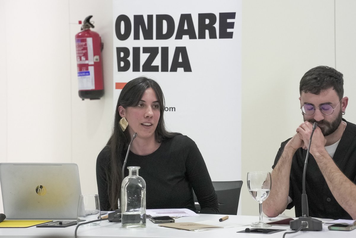 OndareBizia tweet media