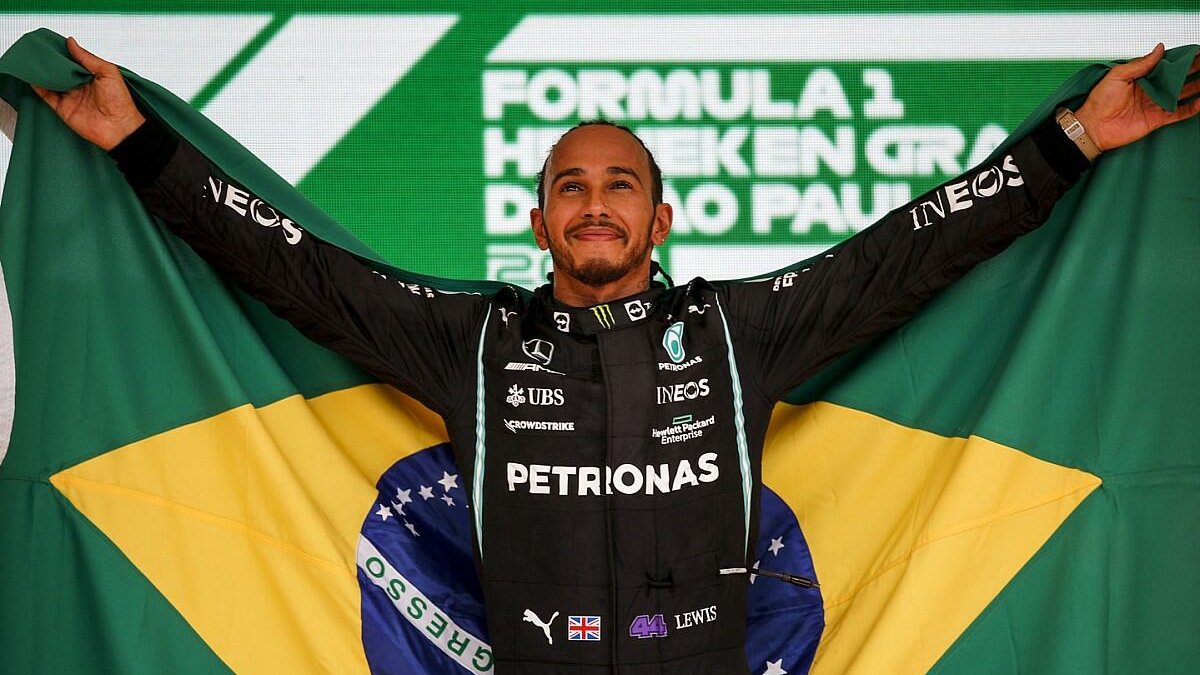 blog_formula1's tweet photo. ⭐️ LEWIS HAMILTON: LENDA. GÊNIO. ÍCONE. ⭐️

Os números de SIR LEWIS HAMILTON durante a sua estadia na Mercedes. 

Simplesmente batendo todos os recordes de um piloto numa mesma equipe:

Títulos: 6 (RECORDE)
Vitórias: 84 (RECORDE)
Pole positions: 78 (RECORDE)
Pódios: 153 (RECORDE)
Voltas rápidas: 55 (RECORDE)
GPs disputados: 254 (RECORDE)

LENDA. GÊNIO. ÍCONE.