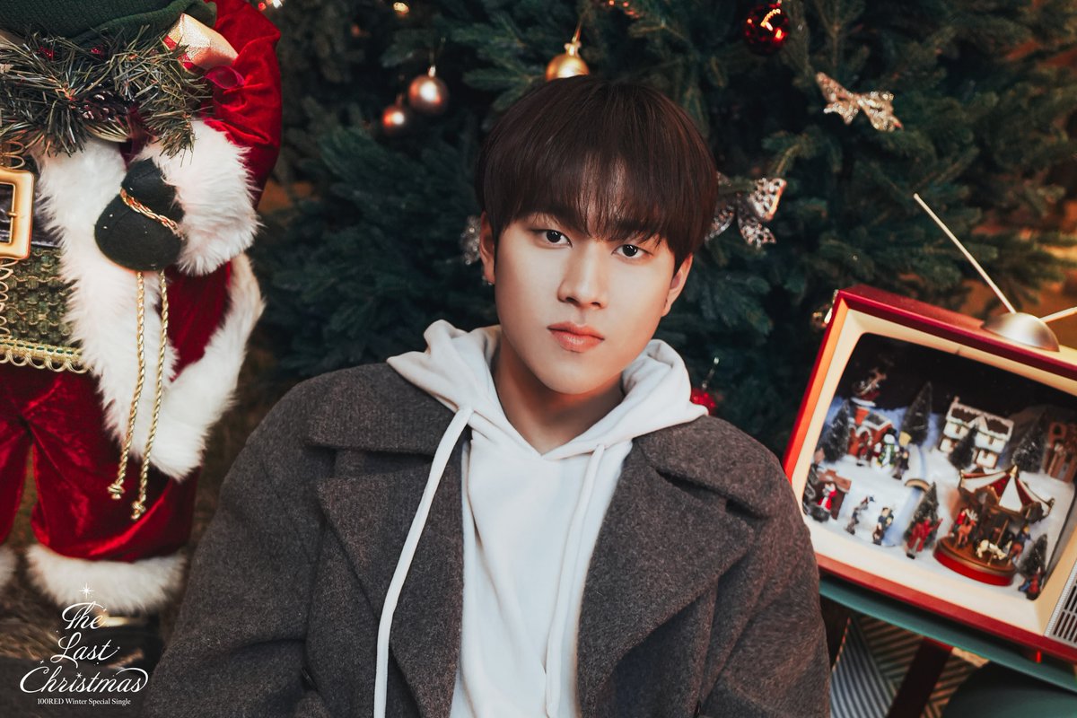 [📸]

'The Last Christmas'

Photo Teaser

2024. 12. 10. 6PM (KST)

#이무진 #LEEMUJIN