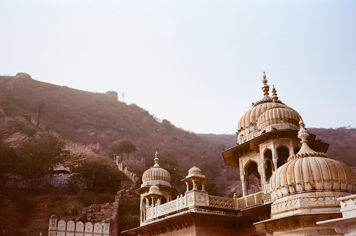 Srijasingh05's tweet photo. My favourite photos from 2024 that I captured on film 📸 

1. Jaipur https://t.co/Ibk5bHxjsK