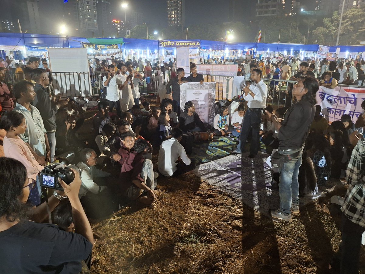Youth cultural leaders of #BadlacheParvKalaManch are at #Dadar #Chaityabhoomi 
Experiencing the privilege of engaging with hundreds of followers of #DrBabasahebAmbedkar on occasion of #MahaparinirvanDiwas