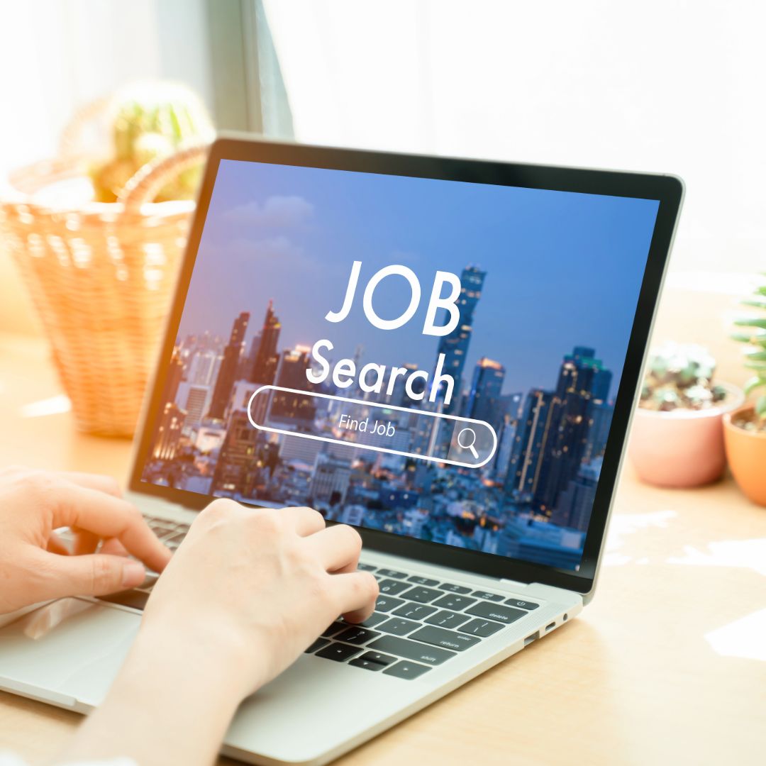 BraintreeVIForm's tweet photo. Teacher of Geography - Maternity Cover 

Salary:  Main Pay Scale
Contract:  Full-time, Fixed Term (Maternity cover between 22nd April 2025 to 27th March 2026)

Required: 22nd April 2025 

Full details: https://t.co/qh1E6YovKD https://t.co/q7przcX8Ge