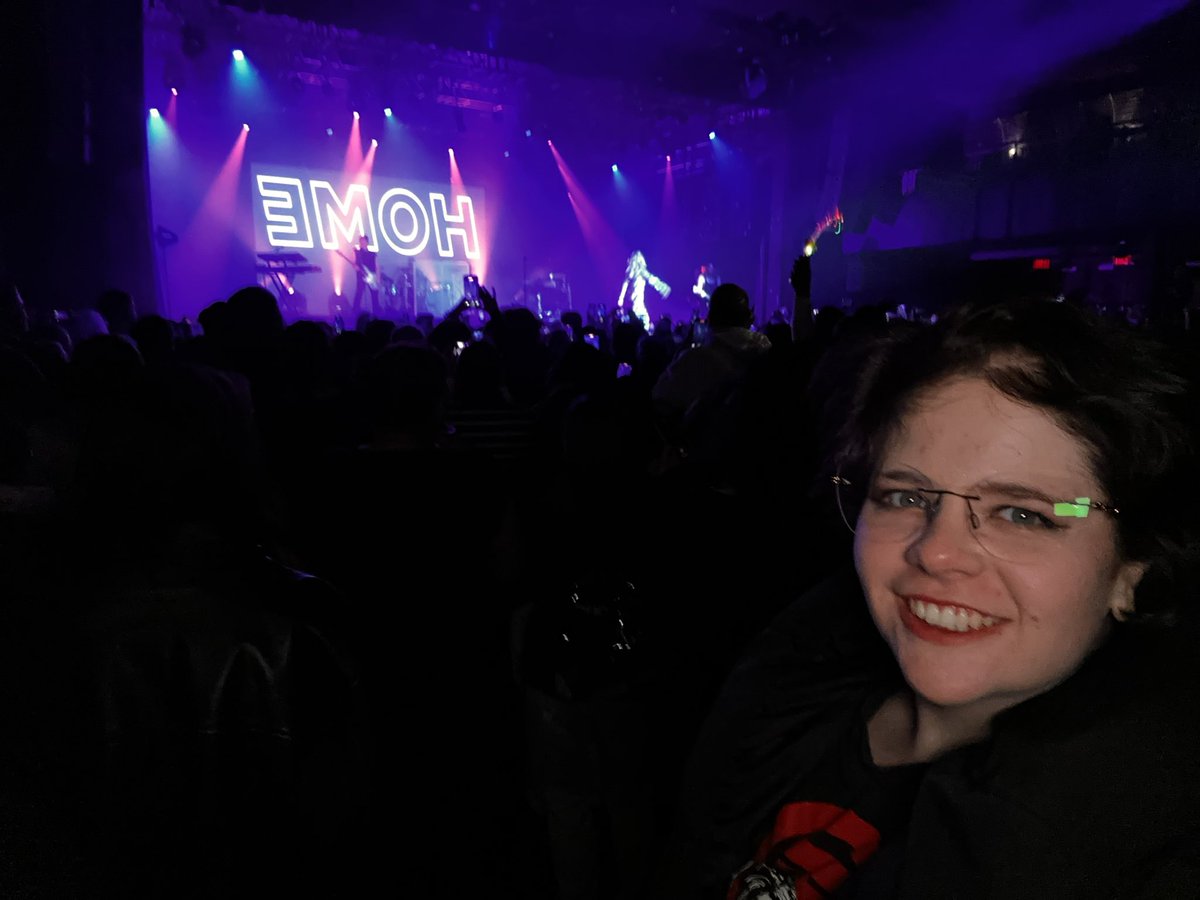 mayara_cestari's tweet photo. Fotos do show de ontem do @tokiohotel no #PalladiumTimesSquare!! https://t.co/BGbUOXwCo6