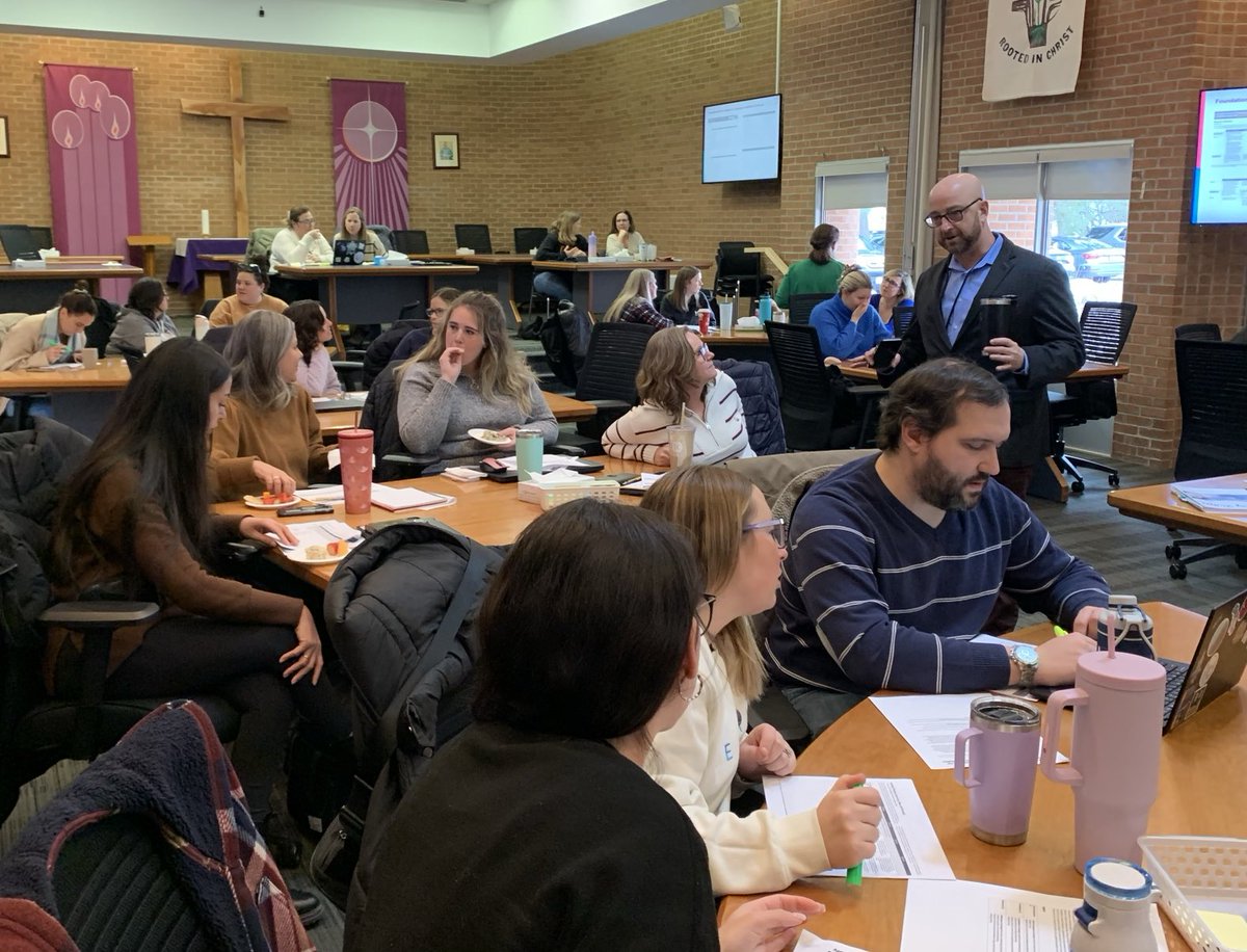 JackieGauthier_'s tweet photo. Lots of excitement as K-Gr 2 educators dig into strand B of the curriculum and focus on connections between decoding & encoding- vocabulary, morphology, conventions and more! #ALCDSBLiteracy @alcdsb #ReachingEveryReader https://t.co/LtztW4CG4J